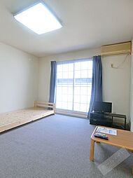 レオパレスフルヤ 1階ワンルームのリビング/ダイニング