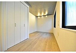 グラウンデュークス西大島 1階ワンルームのリビング/ダイニング