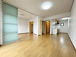 ユーミー金泉寺 201 2階1LDKのリビング/ダイニング