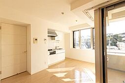 ビクトリア　プレイス 408 4階ワンルームのリビング/ダイニング