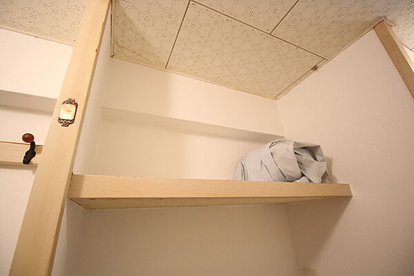 画像24:洗濯機置き場上部棚もついてます。