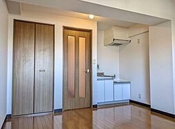 初台ハイム 4階ワンルームのリビング/ダイニング