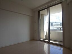 メゾン・デン・ウエスト 4階1Kのリビング/ダイニング