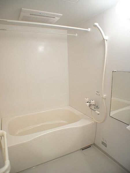 画像10:浴室乾燥機付きの浴室です！こちらは追炊き機能付きです♪