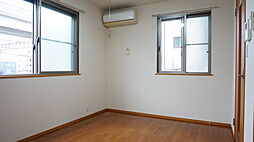 アミークリスタル 104 1階1Kのリビング/ダイニング