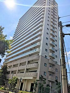 外観：20階建ての高層マンション