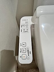 [設備] 温水洗浄便座付きのトイレです。