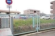 駐車場の前の道路