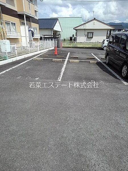 画像11:駐車場