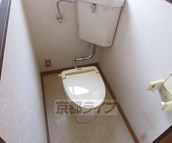 画像8:シンプルなトイレ