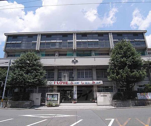 画像18:伏見中学校まで750m 活気のある中学校です。