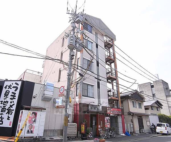 画像2:5階建て、単身用マンションです。