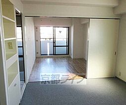 京都地下鉄東西線 山科駅 徒歩4分の賃貸マンション 1階3LDKのリビング/ダイニング