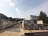 周辺：稲城市立中央図書館 (1080m)