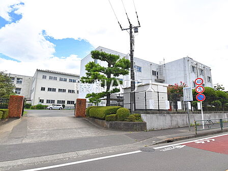 八王子市立横山第一小学校 (860m)