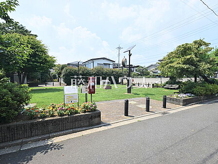 境南防災広場 (240m)
