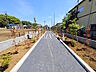 その他：≪佐須町5丁目公園≫ 分譲地に隣接した佐須町5丁目公園が身近な距離感です。お庭に近い感覚で、思い立ったら公園までふらっと立ち寄れます。 　【調布市佐須町5丁目】