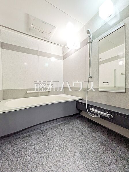 浴室/落ち着いた色合いで疲れたからだを癒す、贅沢なくつろぎ空間です。　【ライオンズグローベル杉並今川レジデンシア】