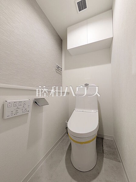 トイレ 【ファインストーリアスカイツインズベルタワー】温水洗浄機能付きトイレで清潔にご使用いただけます。