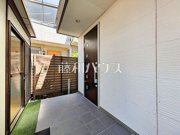 玄関を拡大表示
