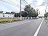 外観：接道状況および現場風景　【日野市多摩平6丁目】