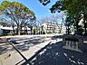 周辺：下里公園 (560m)
