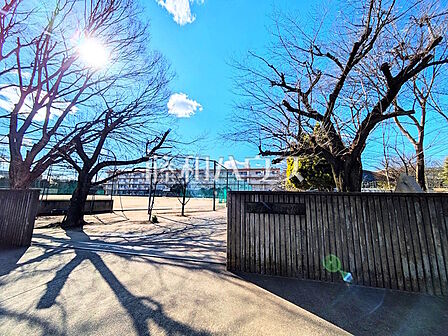 朝霞市立朝霞第四中学校 (120m)