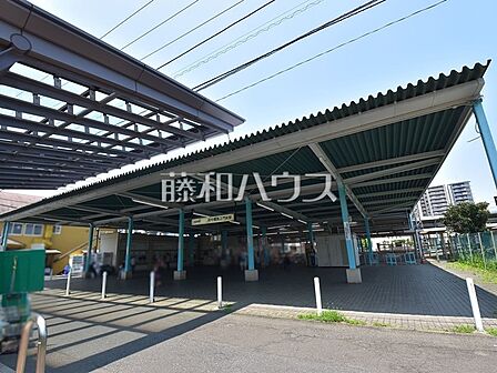 府中競馬正門前駅 (380m)