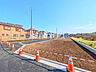 外観：接道状況および現場風景　【小平市小川町1丁目】