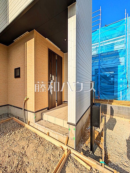 玄関を拡大表示