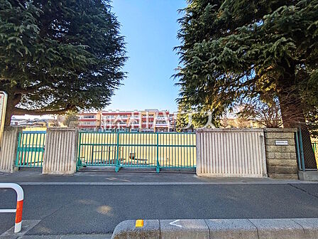 朝霞市立朝霞第一小学校 (450m)
