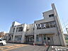 周辺：雷塚図書館 (1330m)