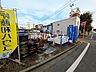 外観：≪現地外観≫京王線「多磨霊園」駅 徒歩5分！この恵まれたロケーションによる幸福感は、毎朝の通勤時にしっかりと感じられるのではないでしょうか。【府中市小柳町2丁目】