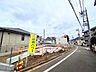 外観：≪接道状況≫周辺は落ち着いた雰囲気の住宅地です。小さなお子様がいるご家庭も安心です。　【府中市小柳町2丁目】