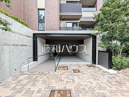 エントランス 【アトラスシティ千歳烏山グランスイート 杜の棟】