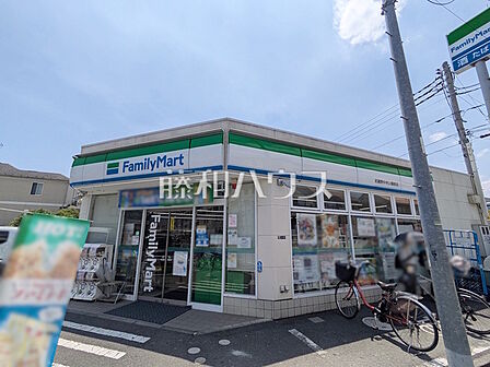 ファミリーマート 武蔵野中央公園前店 (730m)