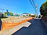 外観：接道状況および現場風景　【小平市学園西町3丁目】