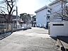 周辺：日野市立滝合小学校 (800m)