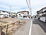 外観：≪接道状況≫周辺は落ち着いた雰囲気の住宅地です。小さなお子様がいるご家庭も安心です。【調布市飛田給3丁目】