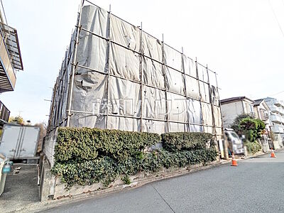 外観：現地写真　【小平市花小金井4丁目】 建築条件はございませんので、ライフスタイルに合わせた自由なマイホームづくりが可能です。