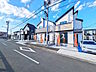 外観：接道状況および現場風景　【昭島市宮沢町2丁目】快適な暮らしの実現は空間のみの拘りだけでなく、充実したインフラ、整備された街区、近隣に広がる自然に囲まれて実現します。ぜひ周辺環境も併せてご覧ください。