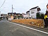外観：≪接道状況≫ハウスメーカーからプランまでフルオーダーで自由にマイホームがつくれる、建築条件のない宅地分譲　　【多摩市諏訪1丁目】
