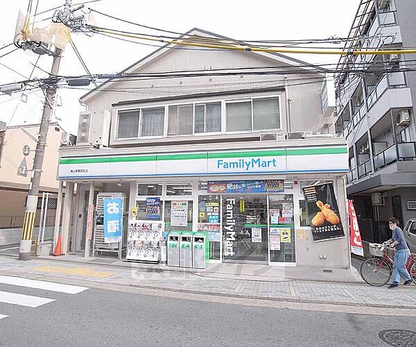 画像21:ファミリーマートひぐち桃山店まで200m ＪＲ桃山駅最寄のコンビニです。
