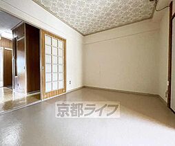 近鉄京都線 上鳥羽口駅 徒歩13分の賃貸マンション 1階2DKのリビング/ダイニング