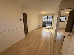 シャリティ・ベルI 201 2階2LDKのリビング/ダイニング