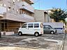 駐車場：敷地内に設けられた駐車スペース。