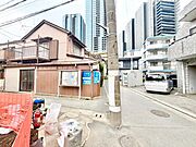 前面道路は一方通行ですので、小さなお子様もご安心してお過ごしいただけます。