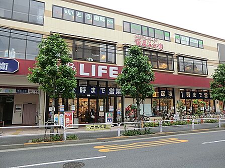 ライフ大崎百反通店 390m
