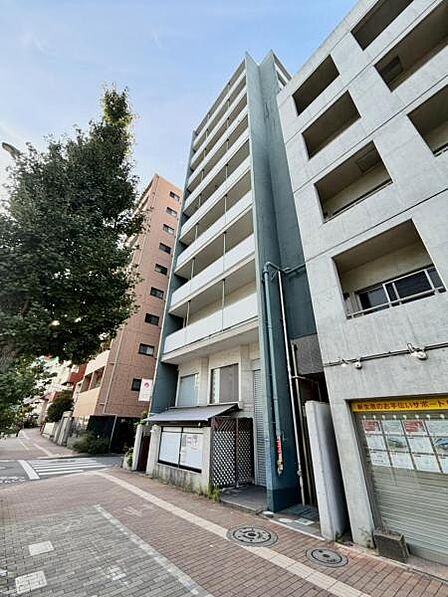 【凛】とした落ち着いたたたずまいのあなただけのお住まい。実際の日当たりや現地の雰囲気もご確認くださいませ。