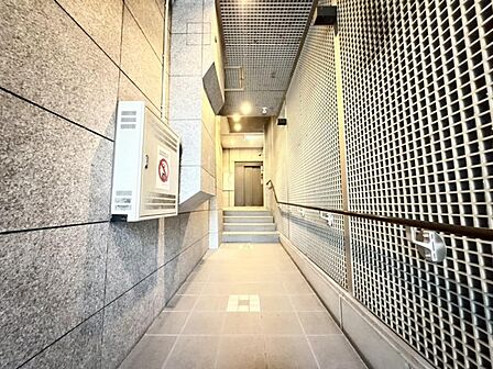 防犯カメラも完備されておりマンションならではの防犯性の高さも住宅選びの大切な要素ですね。